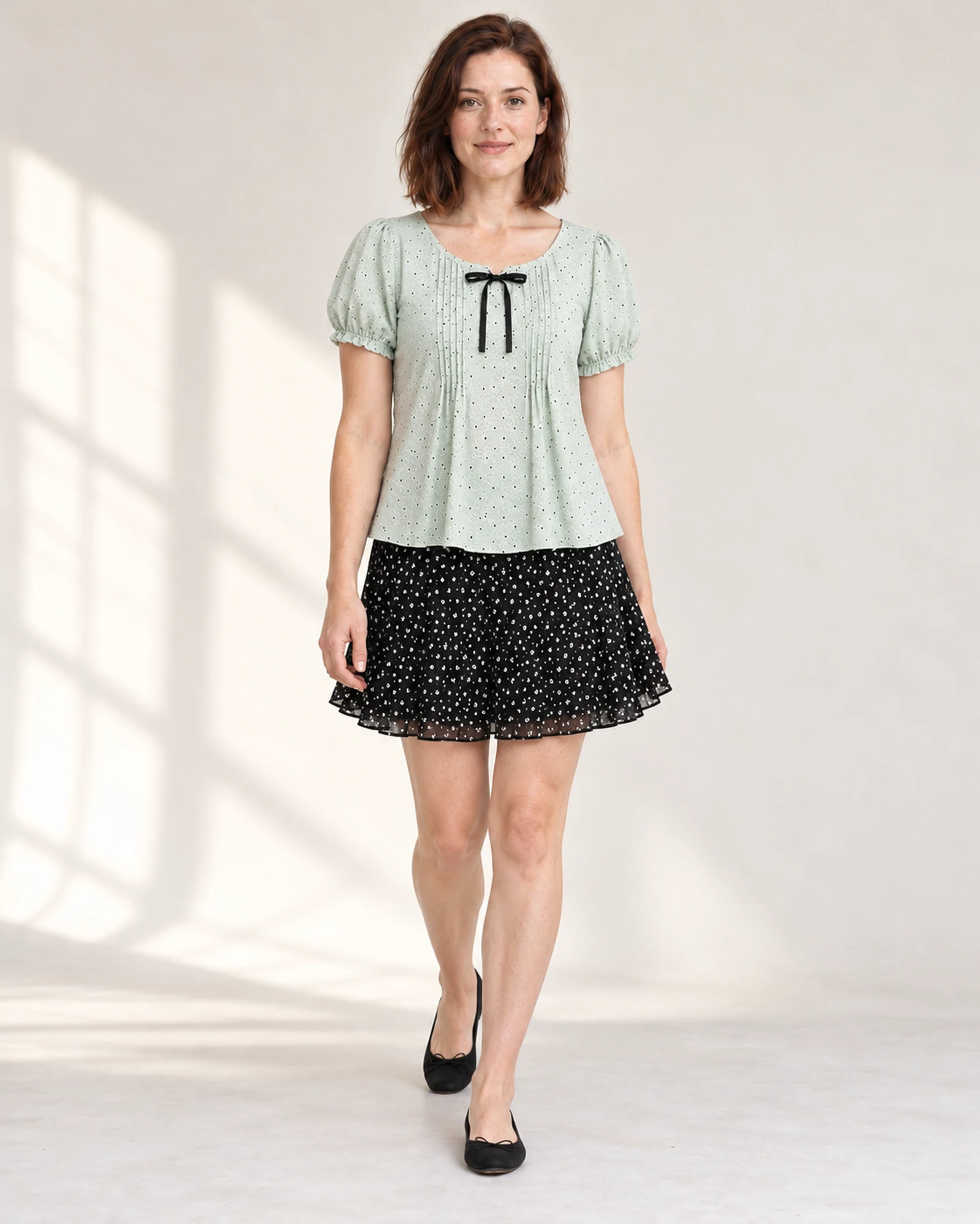 Conjunto de blusa con lazo y falda con volantes, vista de estilismo, SKU 1062886380482